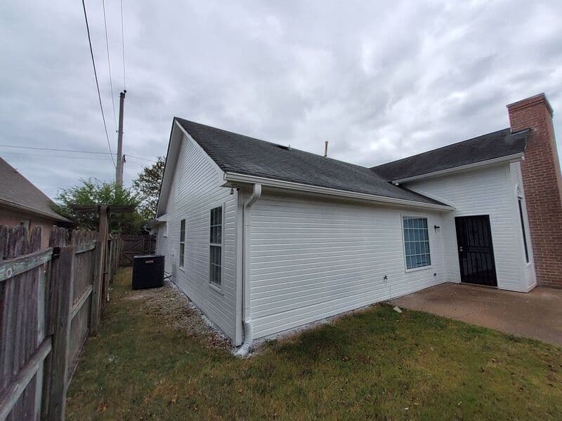 Cordova House: 647 S Sanga Rd