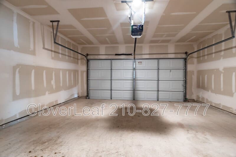 Elmendorf House: 14635 Hackamore Way