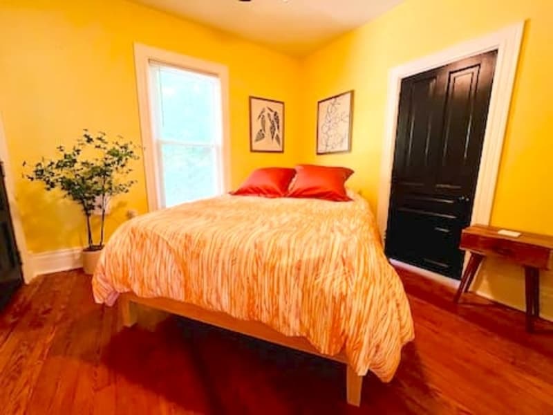 Ypsilanti Condo: 121 College Place