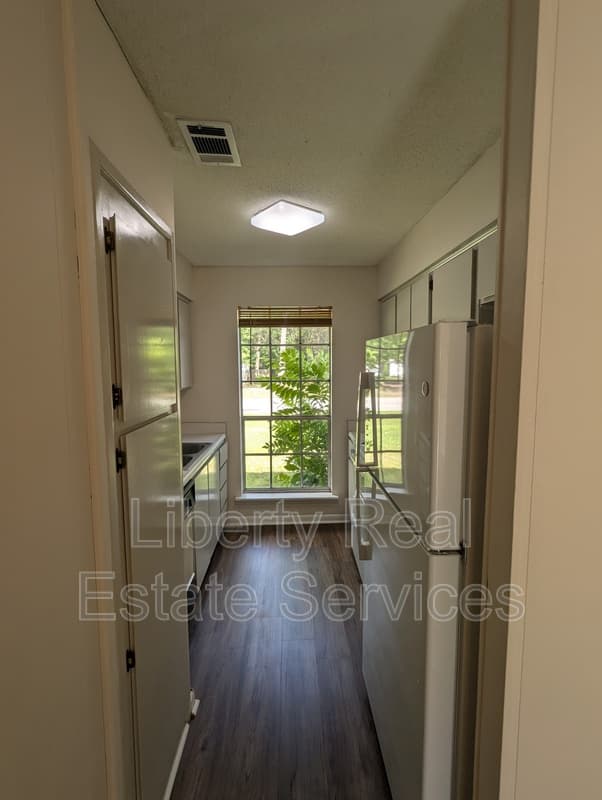 Hinesville Condo: 979 Live Oak Dr