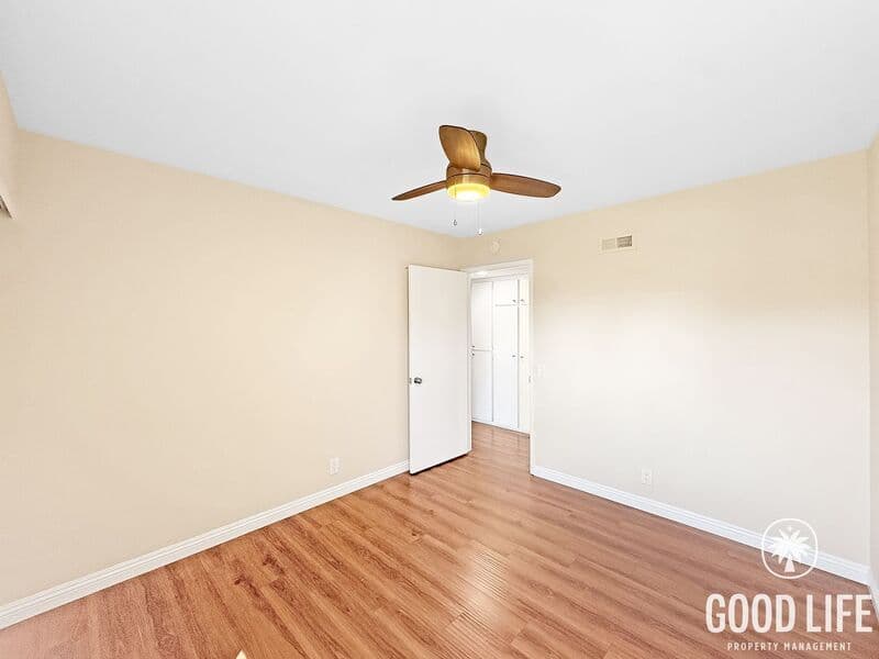 La Mesa House: 6050 Henderson Dr