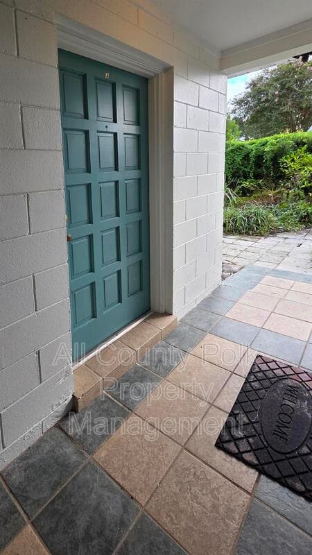 Lakeland Condo: 519 Duchess Ct