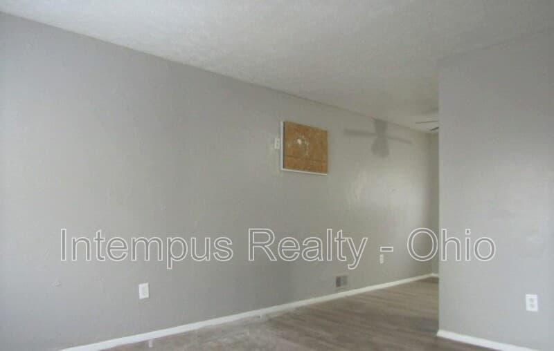 Cincinnati House: 6941 Gracely Dr