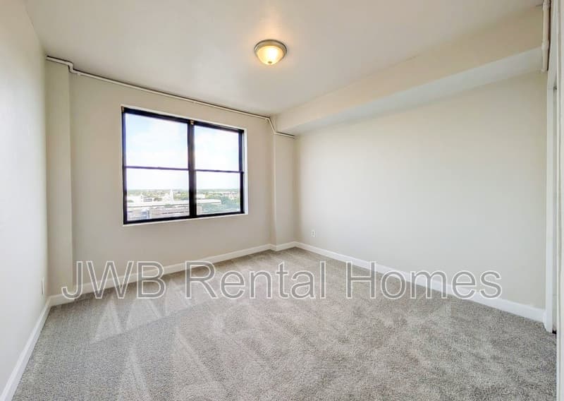 Jacksonville Condo: 311 Ashley St W #903