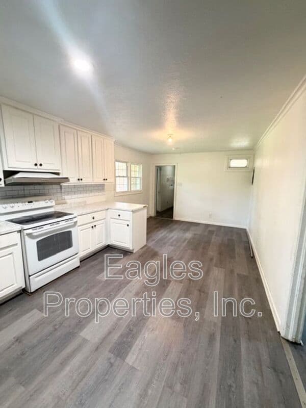 Goldsboro House: 103 Brock St