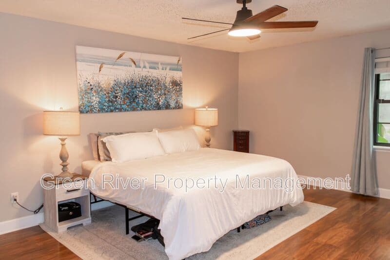 Jacksonville House: 12955 Julington Ridge Drive E