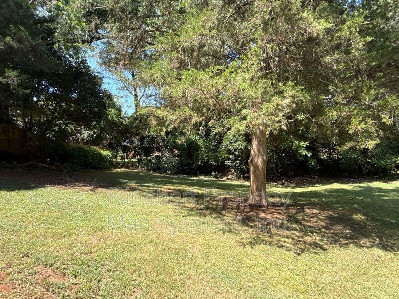 Rock Hill House: 645 Greenbriar Avenue