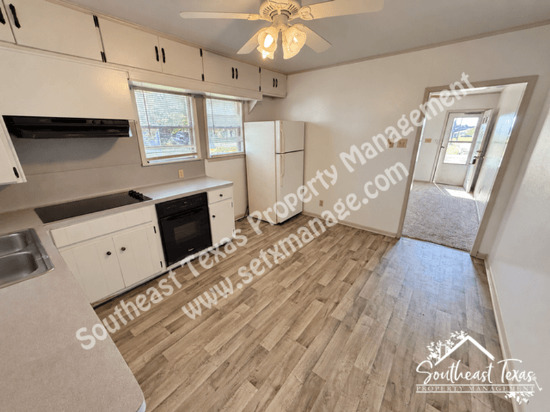 Groves House: 6129 Howe Street