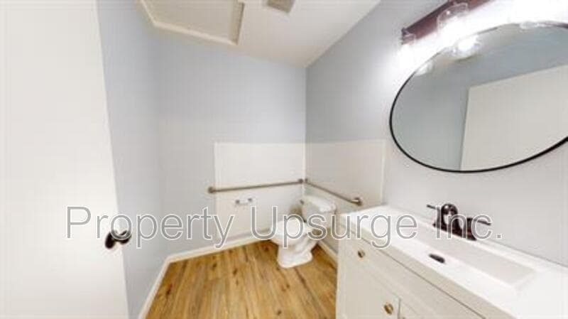 Redding House: 3404 Bechelli Lane - E