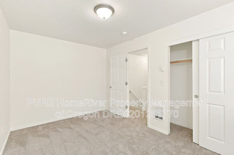 Portland Condo: 141 NE 147th Ave