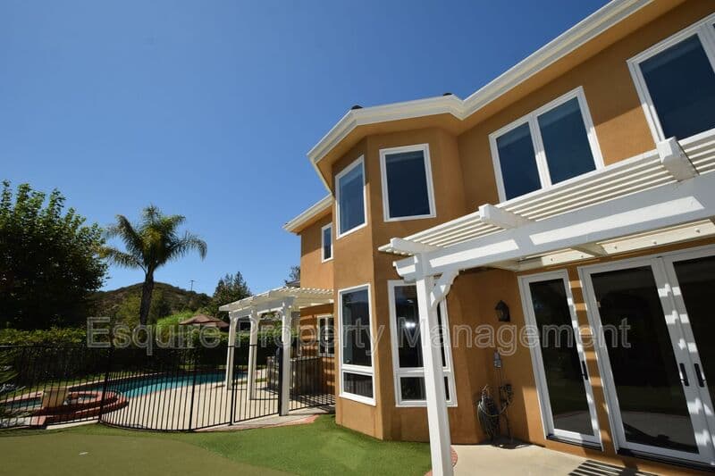 LAKE SHERWOOD House: 1674 BUSHGROVE CT