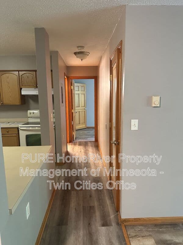 South Saint Paul Condo: 221 Grand Ave W