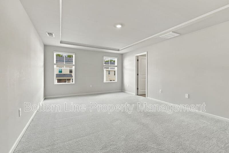 Durham Townhome: 5811 Woodlawn Dr