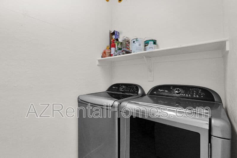 Laveen House: 6308 South 69th Glen