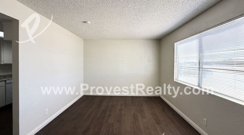 Apple Valley House: 22544 Sioux Rd