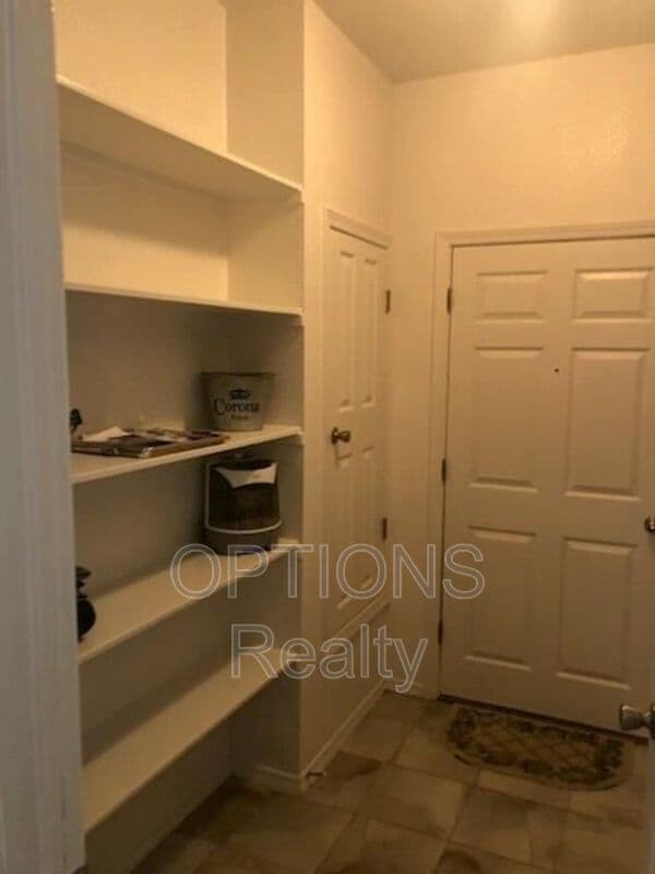El Paso House: 8944 Herbert B