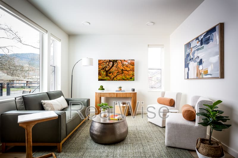 Ashland House: 1244 Quincy St