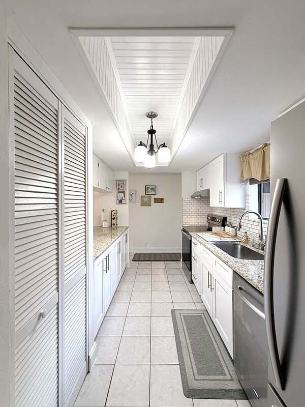 Temple Terrace Townhome: 8645 Lake Isle Drive - 1