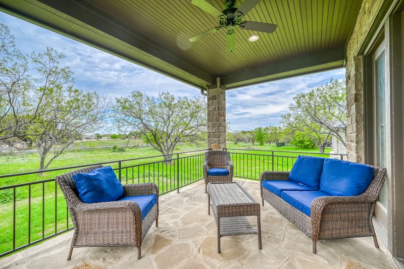Horseshoe Bay House: 302 Parallel Circle