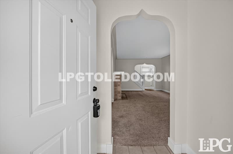 Toledo House: 1467 Craigwood Rd.