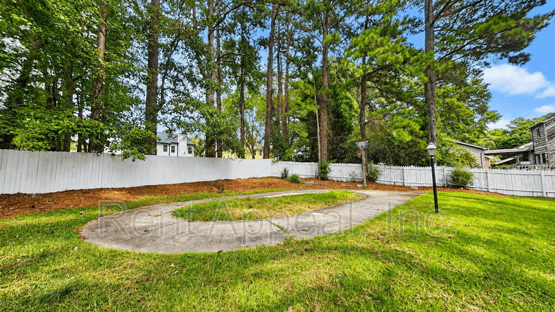 South Fulton House: 505 San Remo Ct