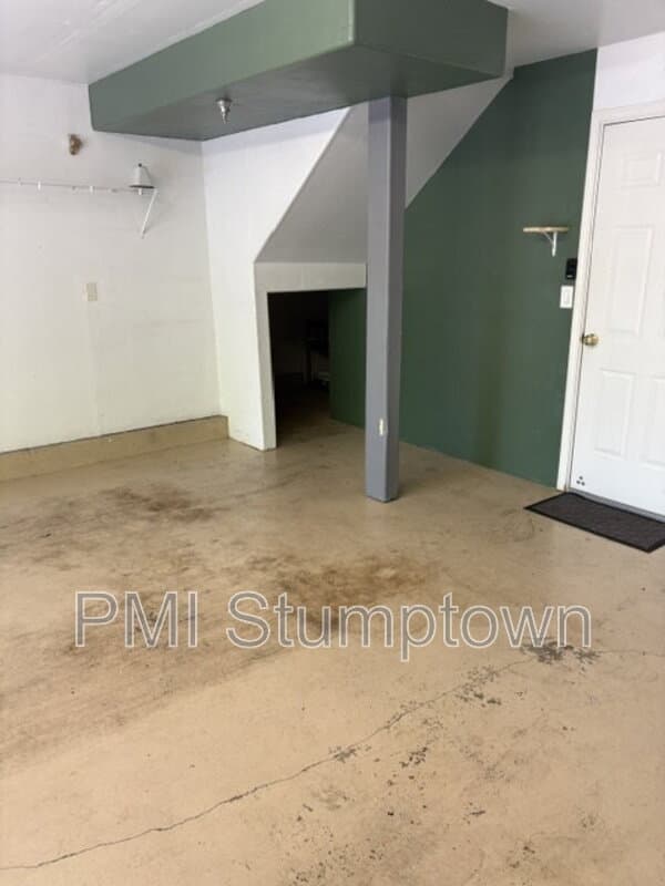 Portland Townhome: 14184 SW Barrows RD