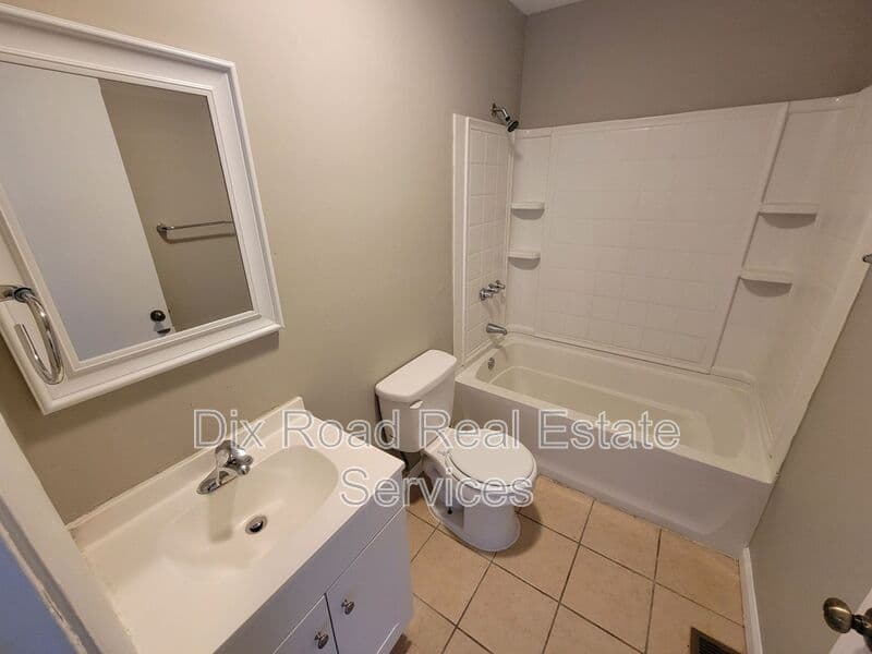 Fairfield Township House: 2029 Pater Avenue
