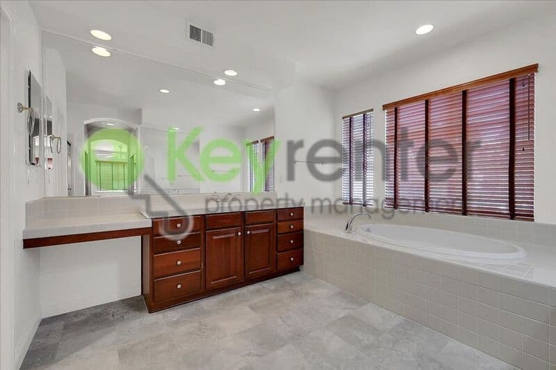Roseville House: 208 Otter Glen Court