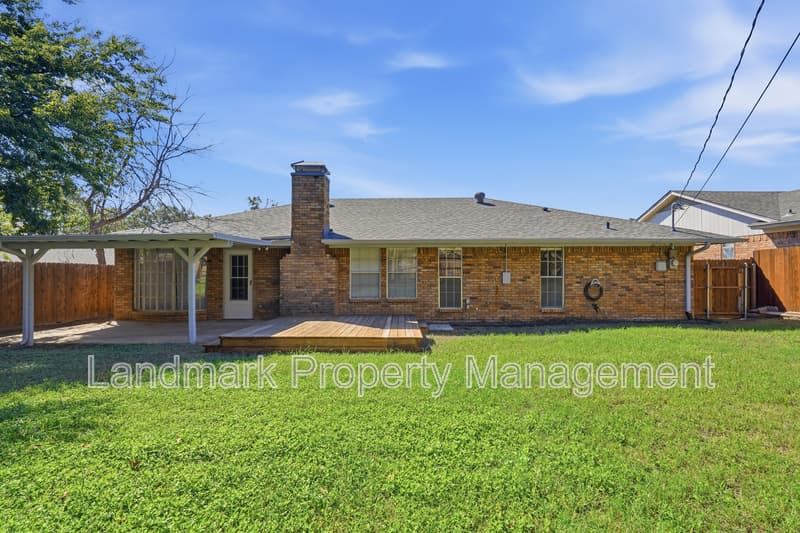 Arlington House: 5917 Pleasant Hill Drive