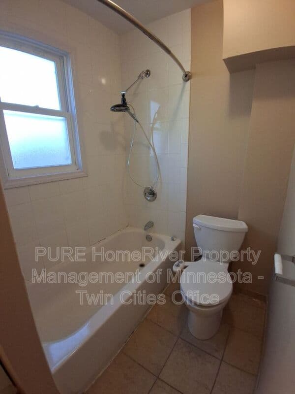Saint Paul Condo: 987 Churchill Street #1