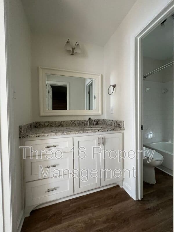 Evans House: 4211 Fairfield Cir