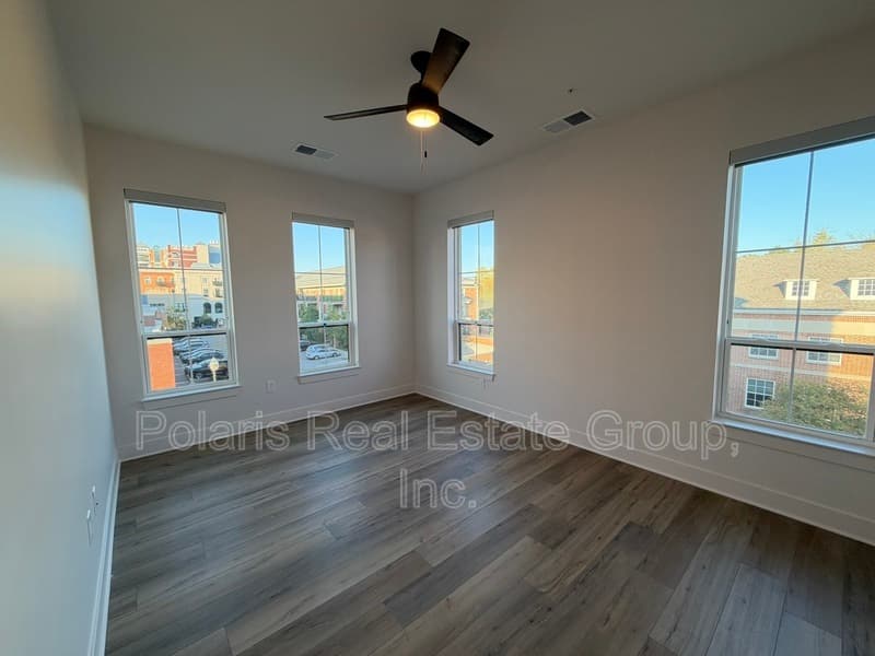 Carmel Condo: 925 Veterans Way