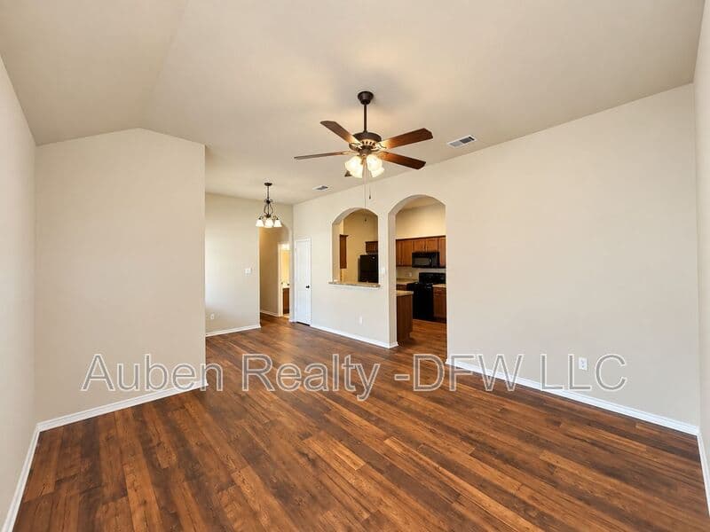 Mansfield House: 1426 Ravenwood Drive