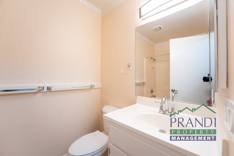 San Anselmo Condo: 24 Ross Ave