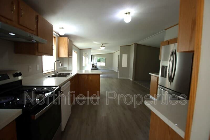 Tulalip House: 12105 26th Ave NE