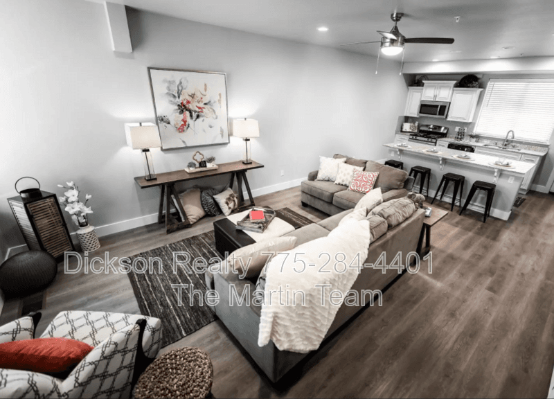 Reno House: 730 Bluffs Court