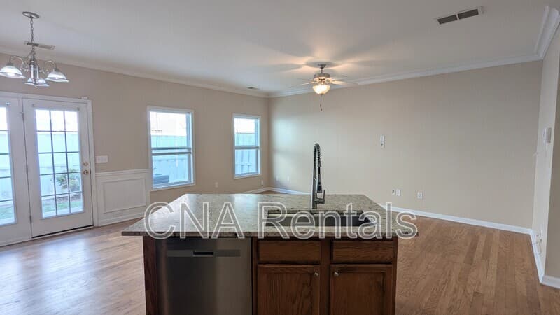 Kennesaw Townhome: 1747 Oakbrook Ln