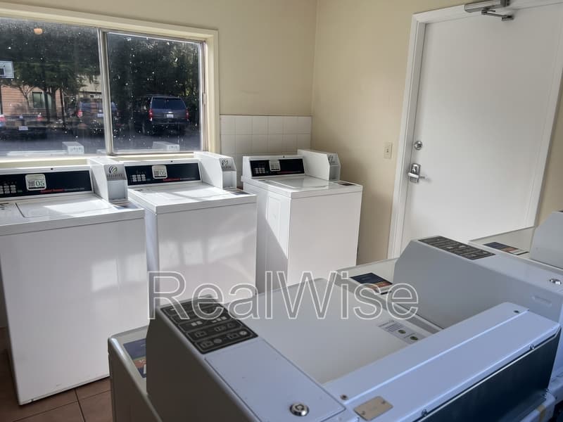 Portland Condo: 2413 SE 135th Ave