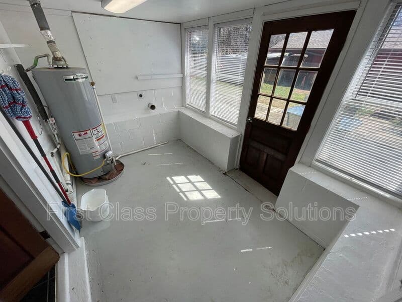 Bethany House: 6618 NW 31st St