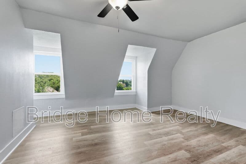 Pittsburgh House: 55 Harwood Street