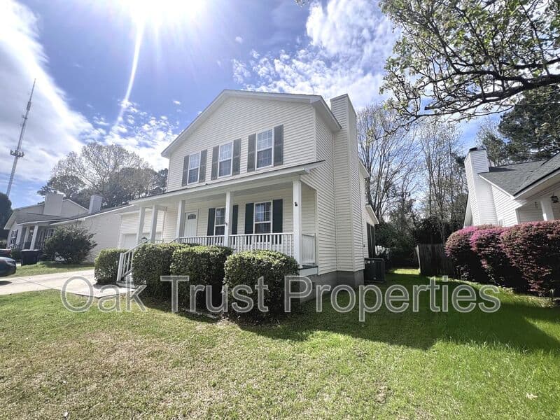 North Charleston House: 6649 Bent Creek Drive