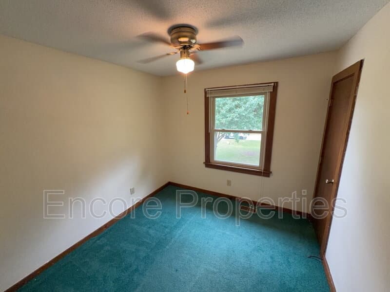 Knightdale House: 1125 Bermuda Run