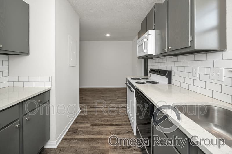 Columbiana Condo: 100 Egg And Butter Rd