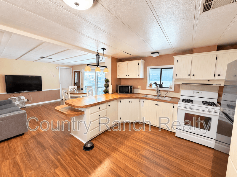 Bullhead City House: 1635 Yale Drive