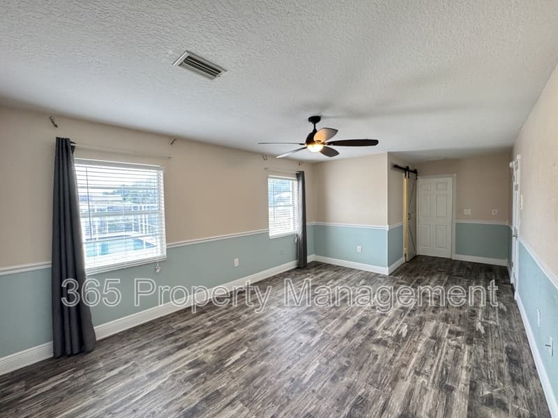 Spring Hill House: 6153 Mountain Way Avenue