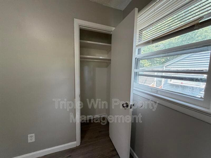 Saint Louis House: 1113 Highmont Dr