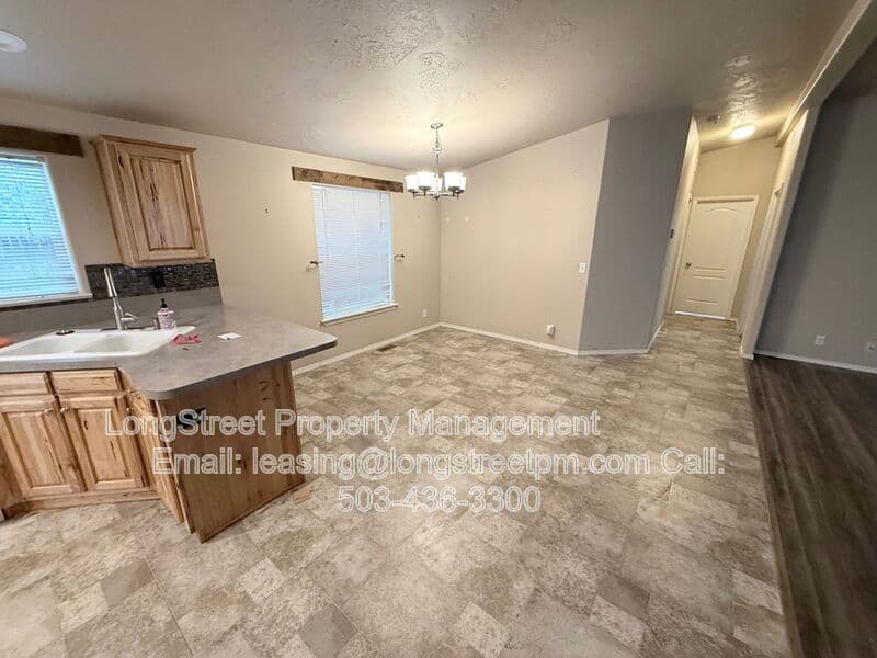 Philomath House: 209 N 9th St