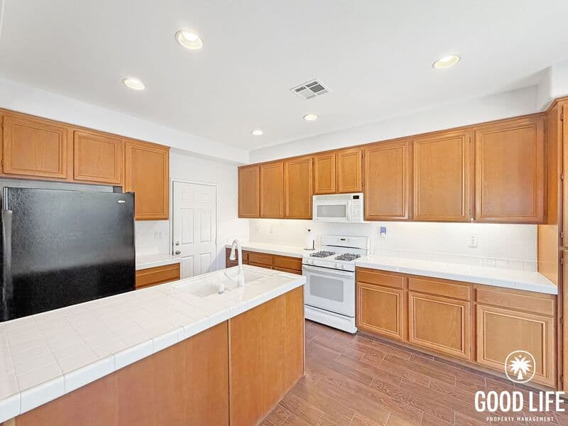 San Marcos House: 448 Camino Hermoso