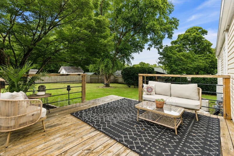 Fayetteville House: 816 Winston Avenue
