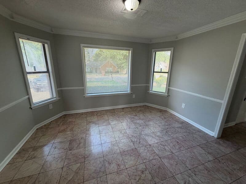 Olive Branch House: 7211 Grove Park Rd